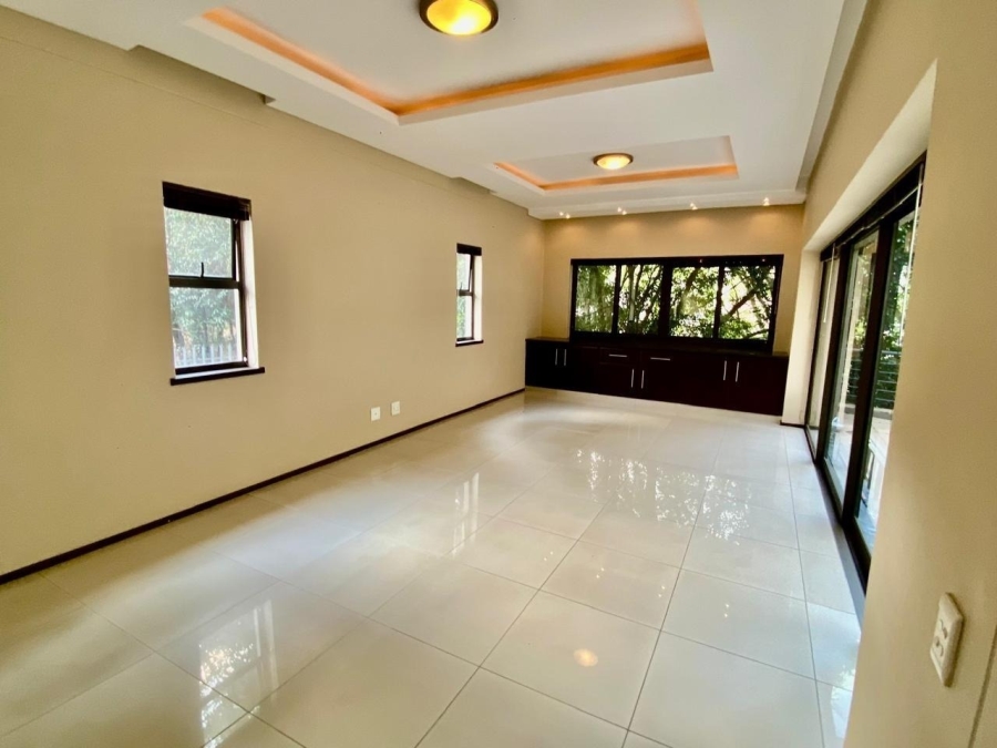 To Let 2 Bedroom Property for Rent in Illovo Gauteng