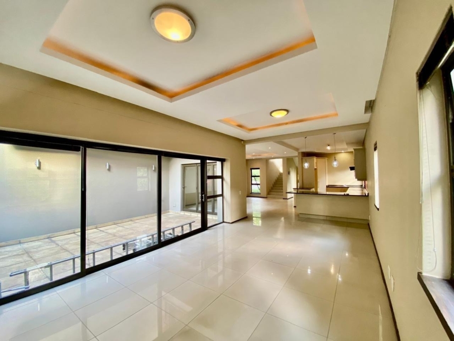 To Let 2 Bedroom Property for Rent in Illovo Gauteng