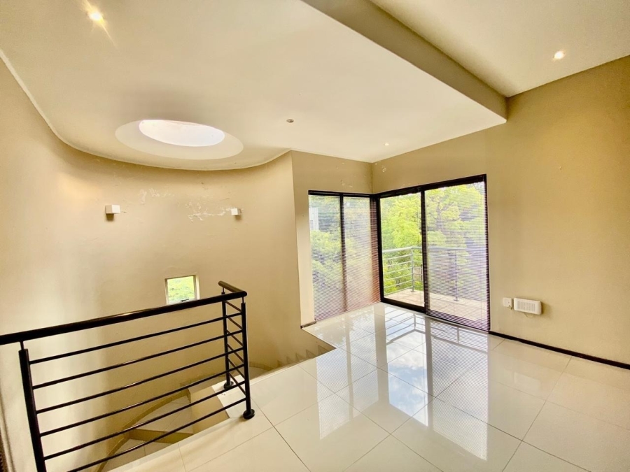 To Let 2 Bedroom Property for Rent in Illovo Gauteng