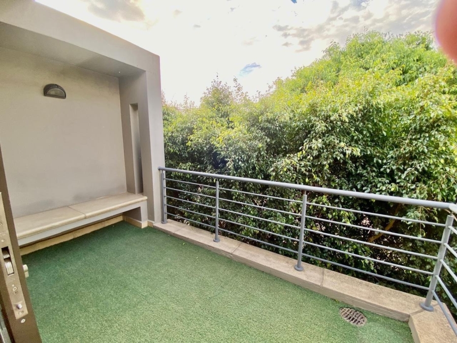 To Let 2 Bedroom Property for Rent in Illovo Gauteng