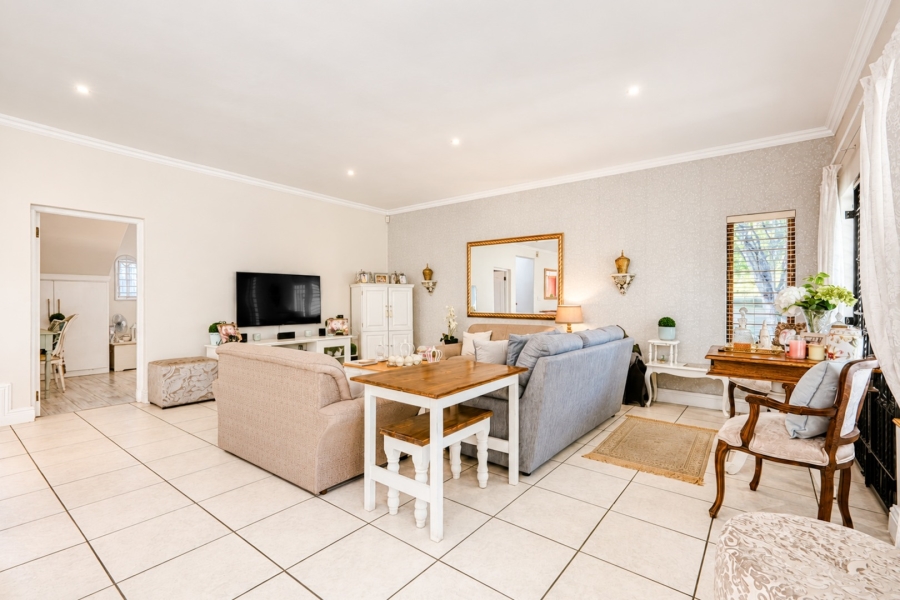 4 Bedroom Property for Sale in Magaliessig Gauteng