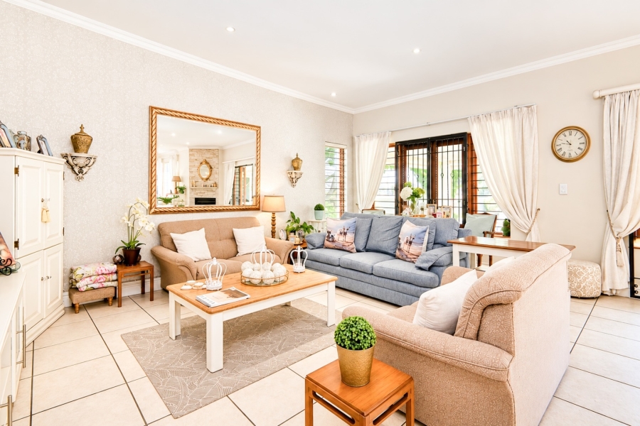 4 Bedroom Property for Sale in Magaliessig Gauteng
