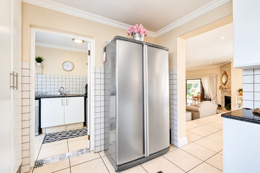 4 Bedroom Property for Sale in Magaliessig Gauteng