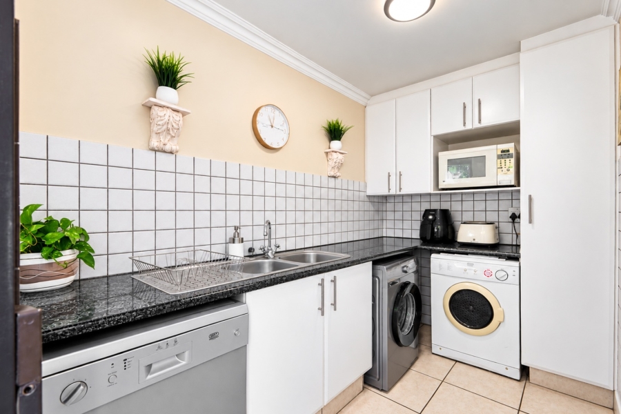 4 Bedroom Property for Sale in Magaliessig Gauteng