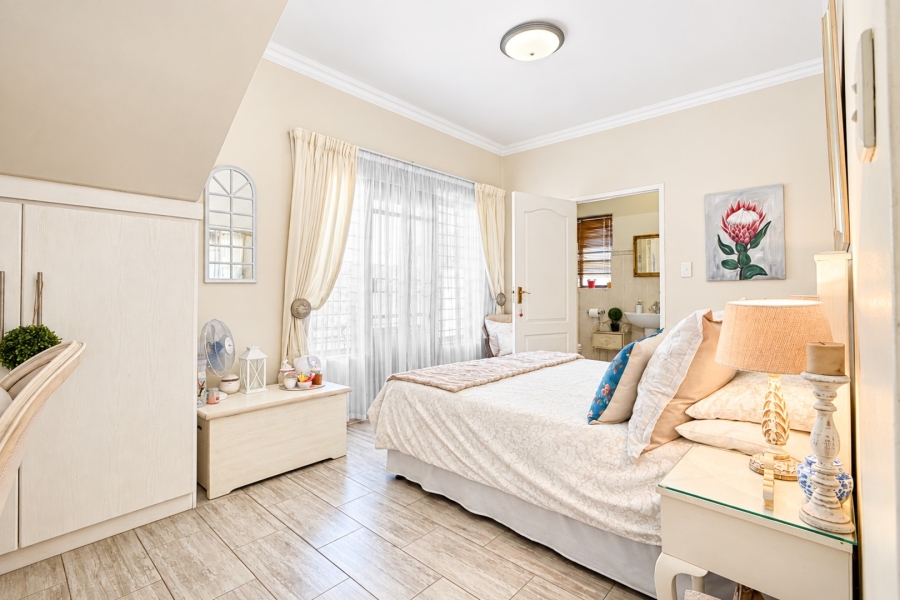 4 Bedroom Property for Sale in Magaliessig Gauteng