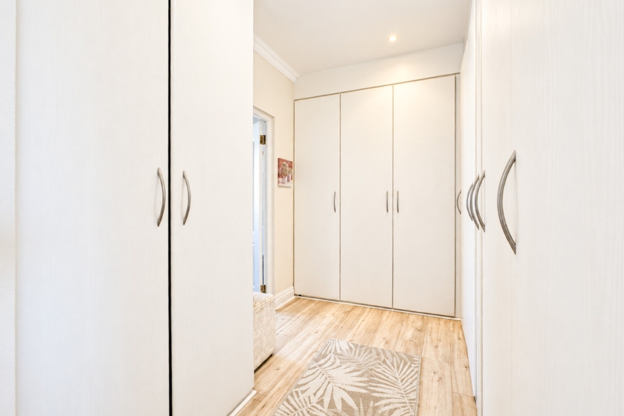 4 Bedroom Property for Sale in Magaliessig Gauteng