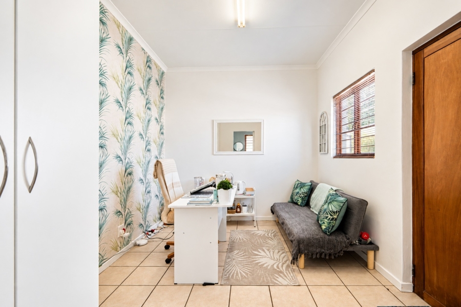 4 Bedroom Property for Sale in Magaliessig Gauteng