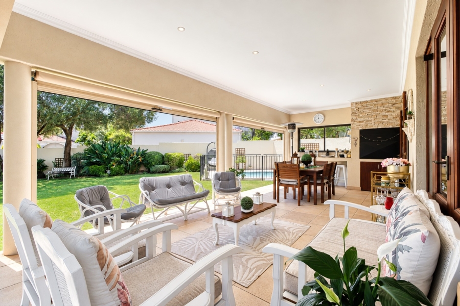 4 Bedroom Property for Sale in Magaliessig Gauteng