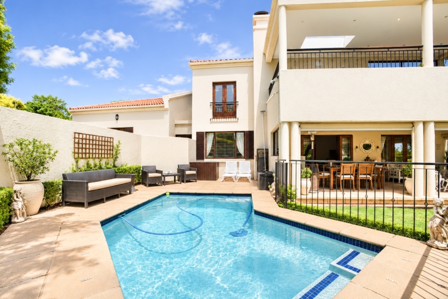 4 Bedroom Property for Sale in Magaliessig Gauteng