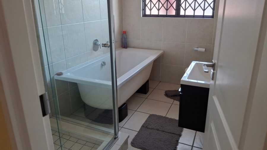 2 Bedroom Property for Sale in Gleneagles Gauteng