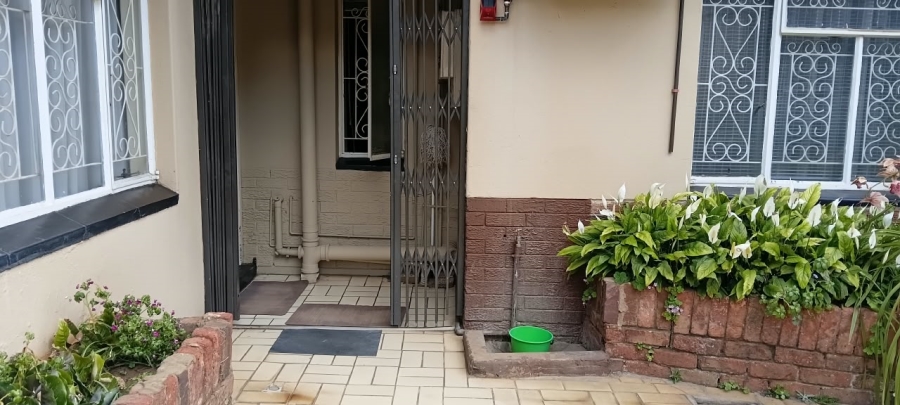 6 Bedroom Property for Sale in Pretoria North Gauteng