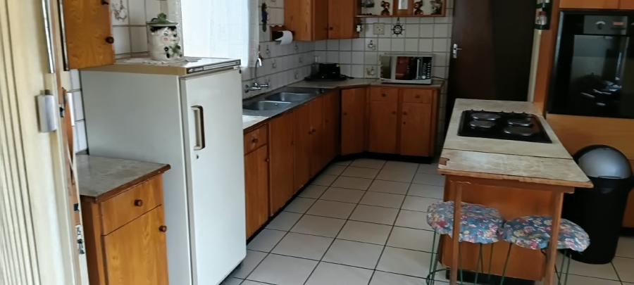 6 Bedroom Property for Sale in Pretoria North Gauteng