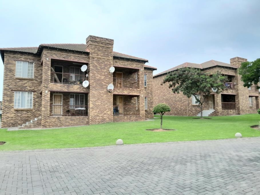 2 Bedroom Property for Sale in Noordwyk Gauteng