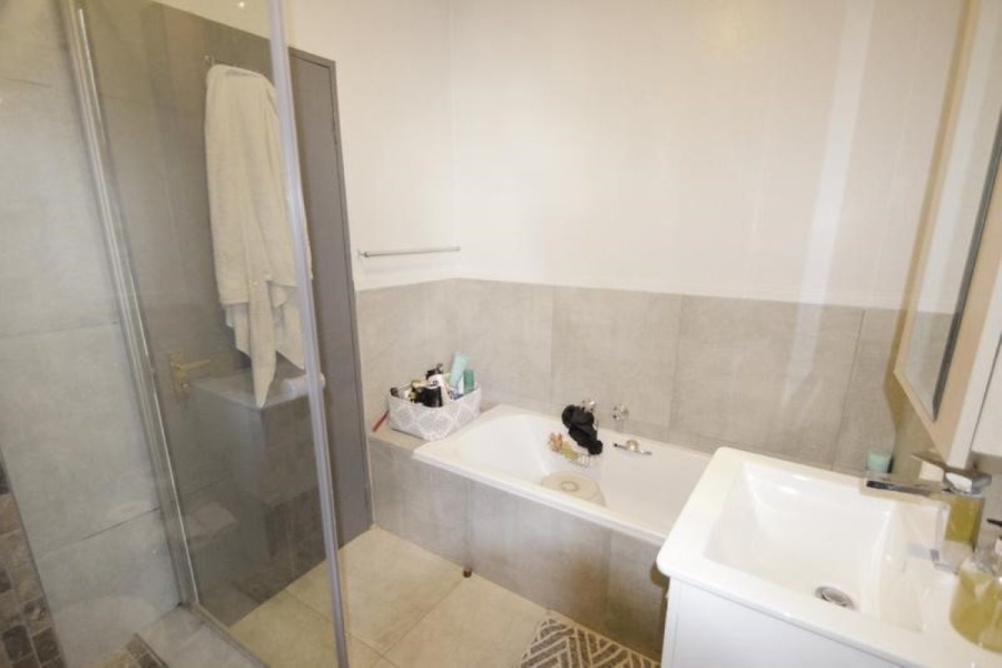 To Let 2 Bedroom Property for Rent in Strathavon Gauteng