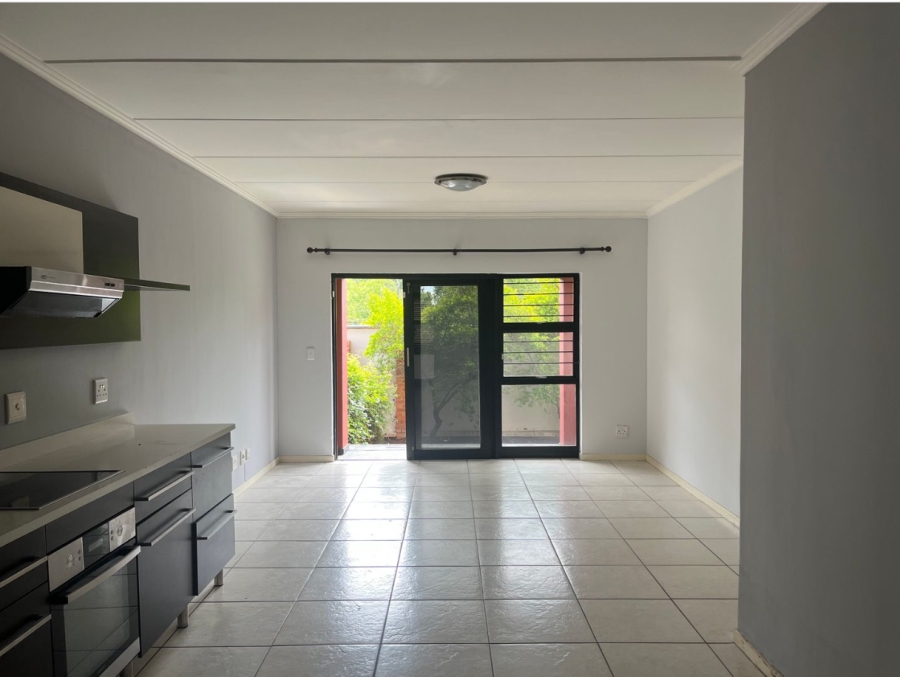 To Let 2 Bedroom Property for Rent in Fourways Gauteng