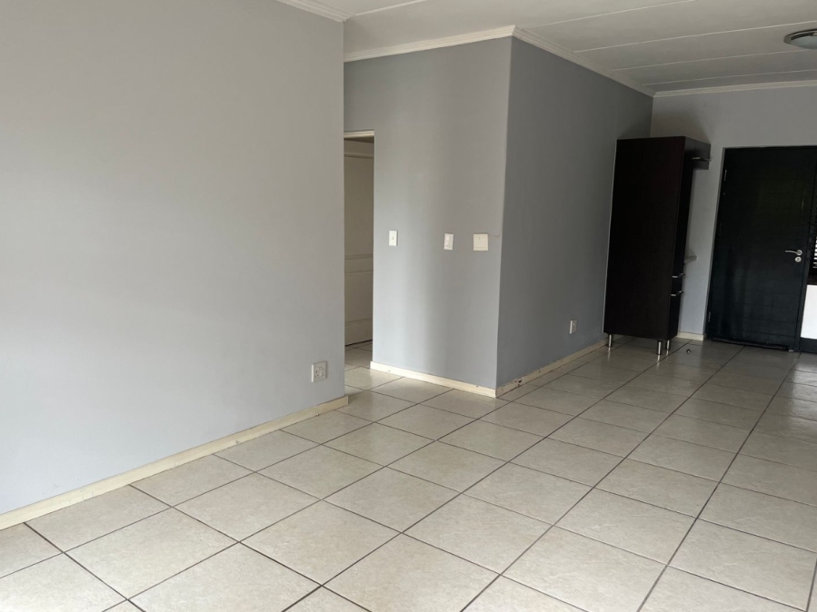 To Let 2 Bedroom Property for Rent in Fourways Gauteng