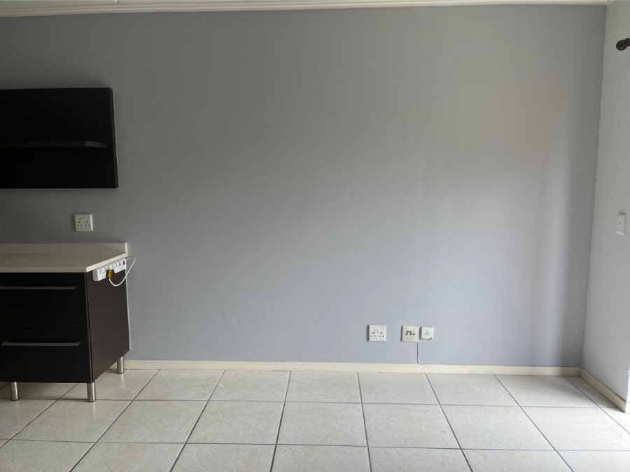 To Let 2 Bedroom Property for Rent in Fourways Gauteng