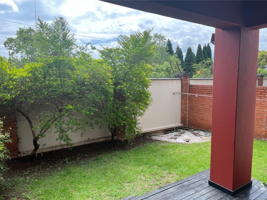To Let 2 Bedroom Property for Rent in Fourways Gauteng