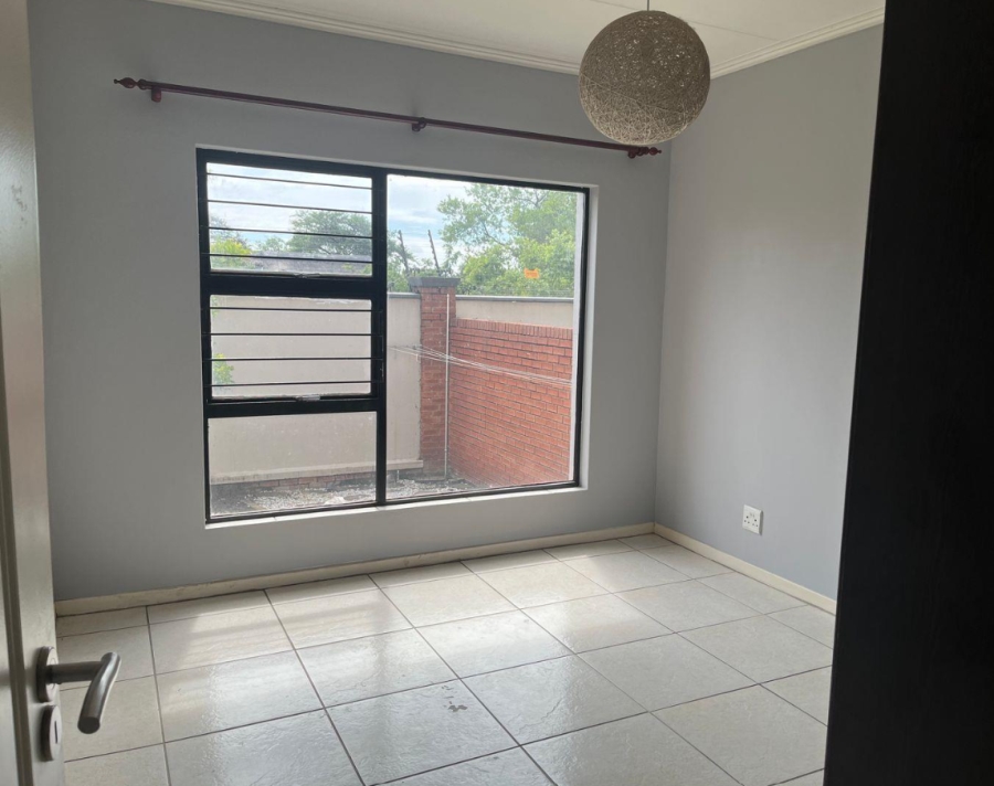 To Let 2 Bedroom Property for Rent in Fourways Gauteng