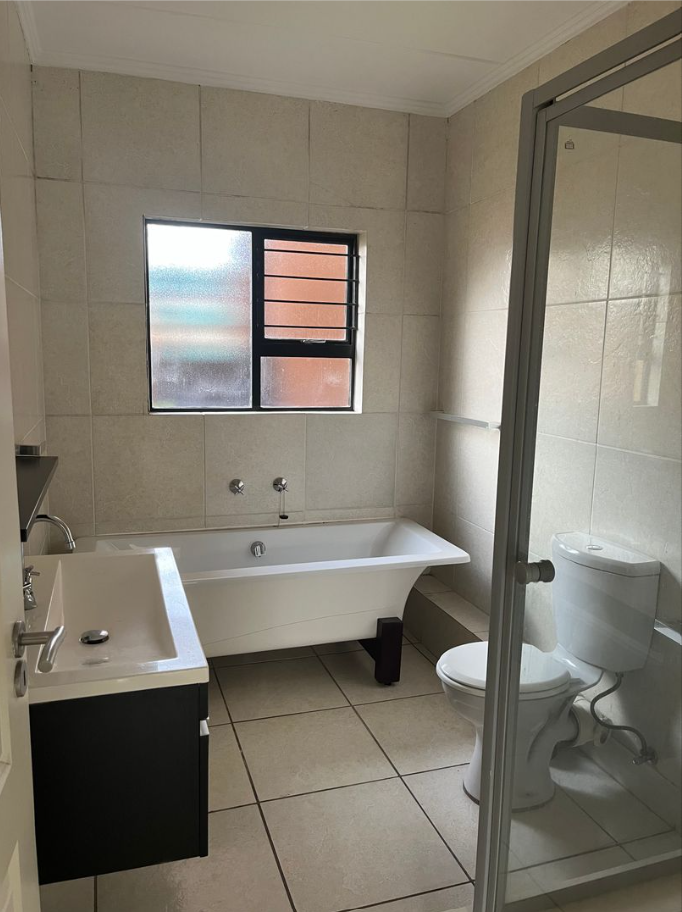To Let 2 Bedroom Property for Rent in Fourways Gauteng