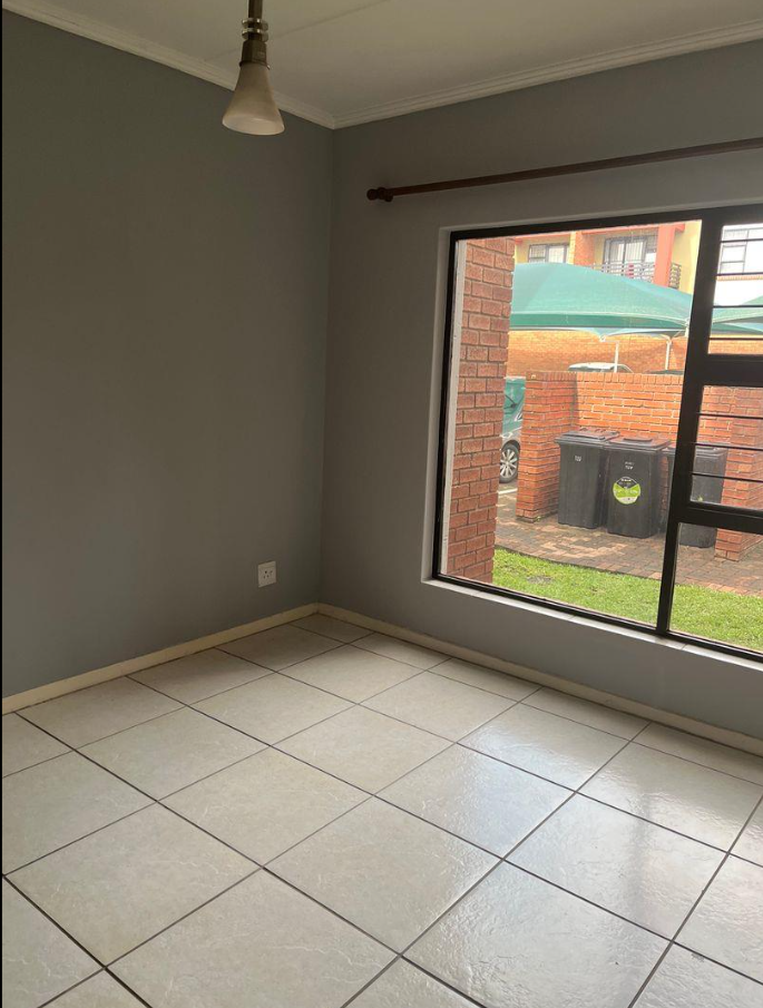 To Let 2 Bedroom Property for Rent in Fourways Gauteng