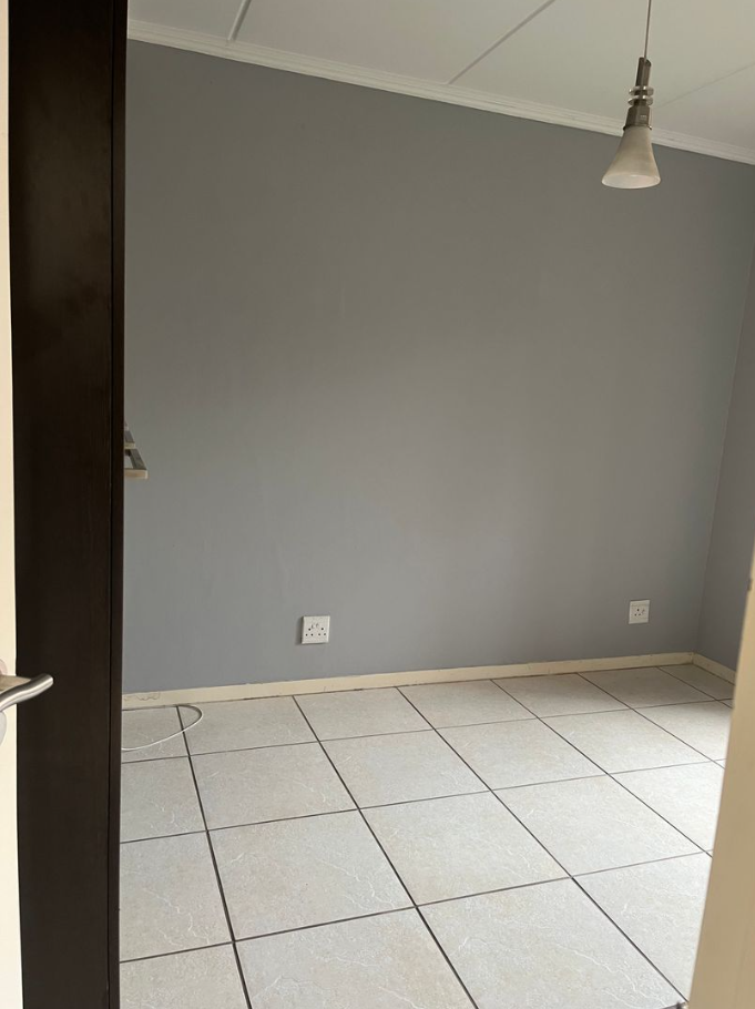 To Let 2 Bedroom Property for Rent in Fourways Gauteng