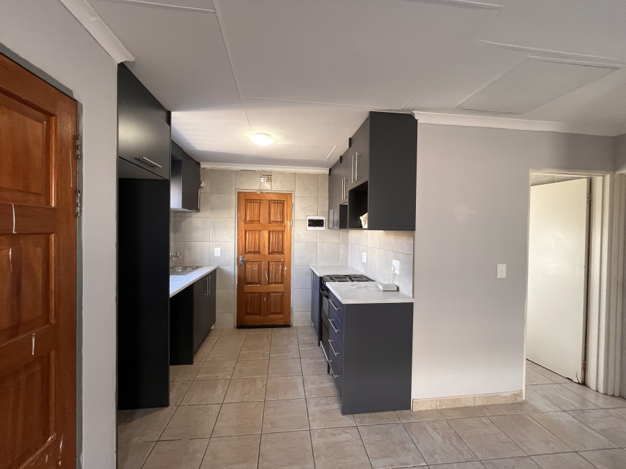 To Let 2 Bedroom Property for Rent in Fourways Gauteng