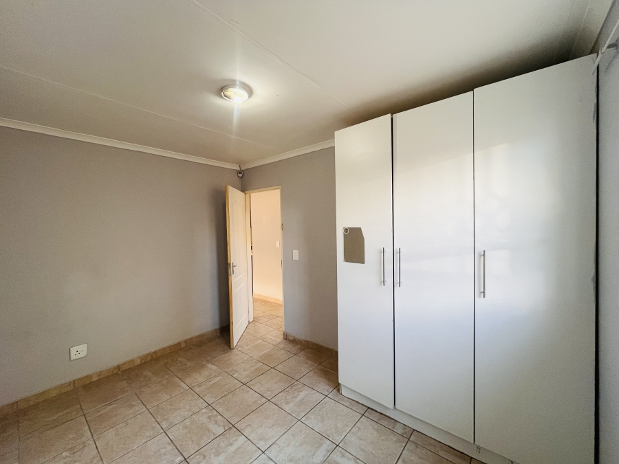 To Let 2 Bedroom Property for Rent in Fourways Gauteng