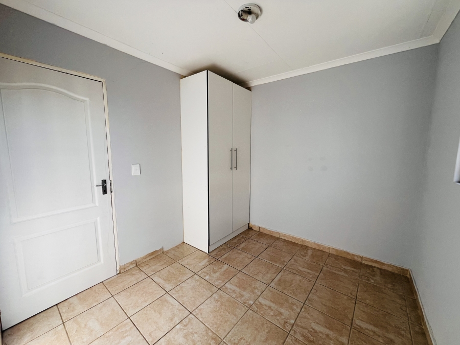 To Let 2 Bedroom Property for Rent in Fourways Gauteng