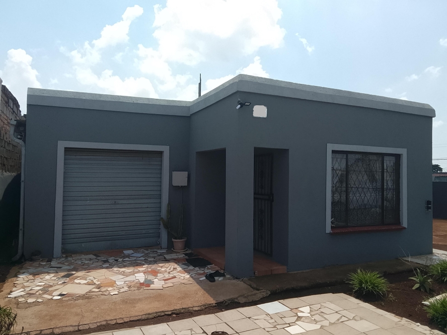 4 Bedroom Property for Sale in Roodekop Gauteng