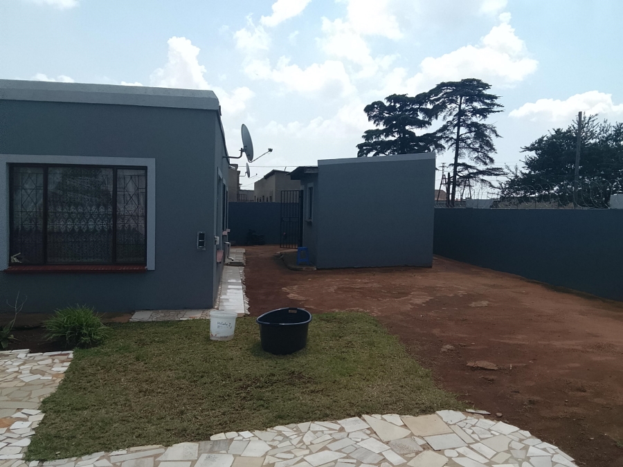 4 Bedroom Property for Sale in Roodekop Gauteng
