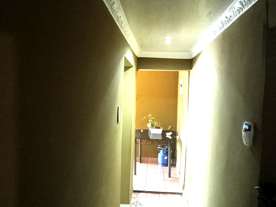 4 Bedroom Property for Sale in Roodekop Gauteng