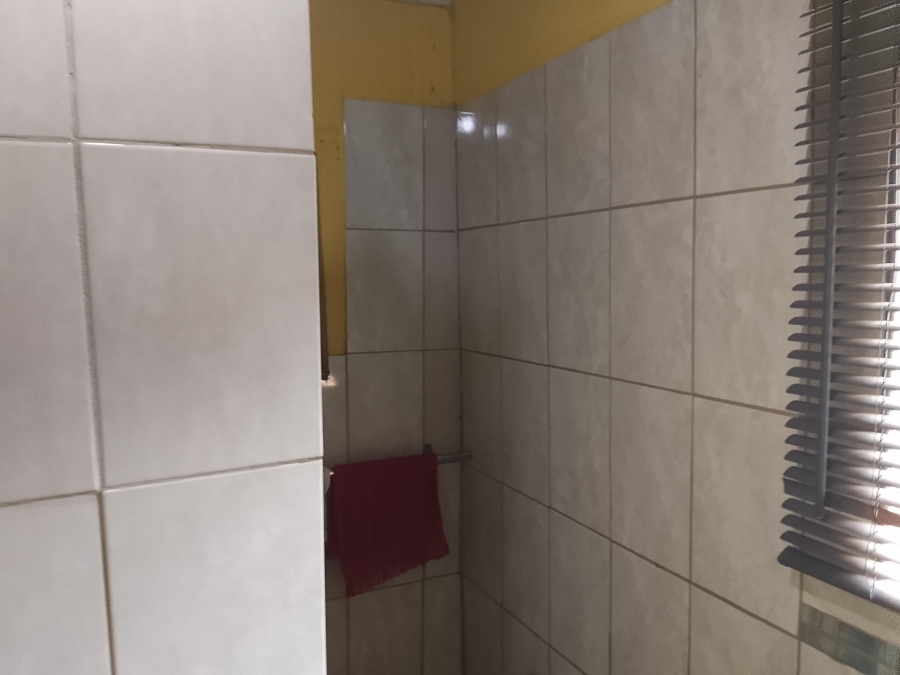 4 Bedroom Property for Sale in Roodekop Gauteng