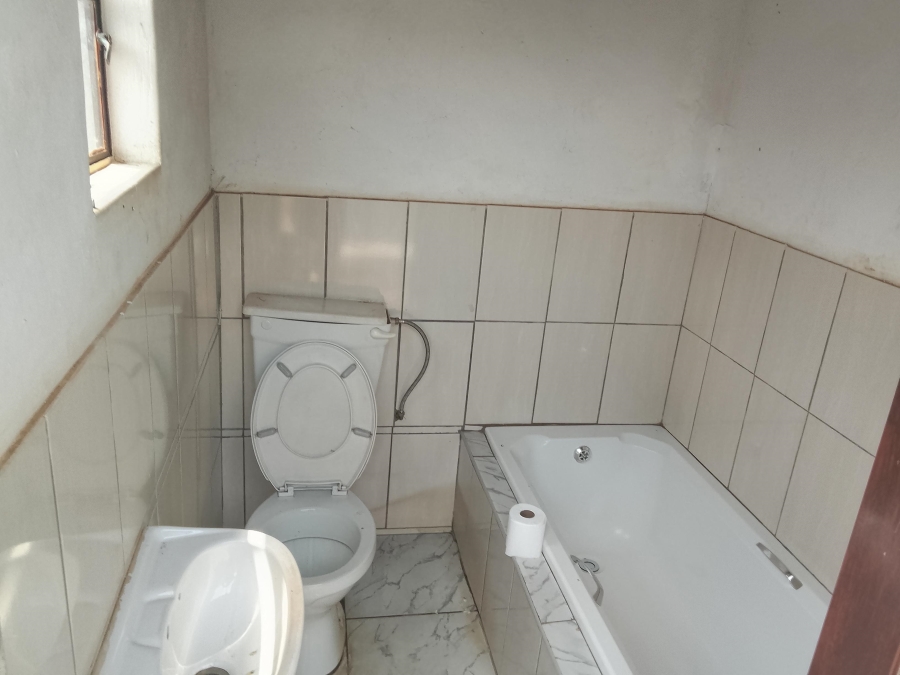 4 Bedroom Property for Sale in Roodekop Gauteng