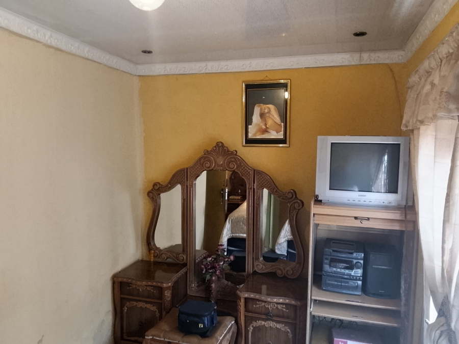 4 Bedroom Property for Sale in Roodekop Gauteng