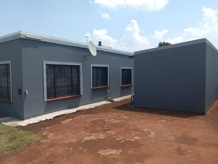 4 Bedroom Property for Sale in Roodekop Gauteng