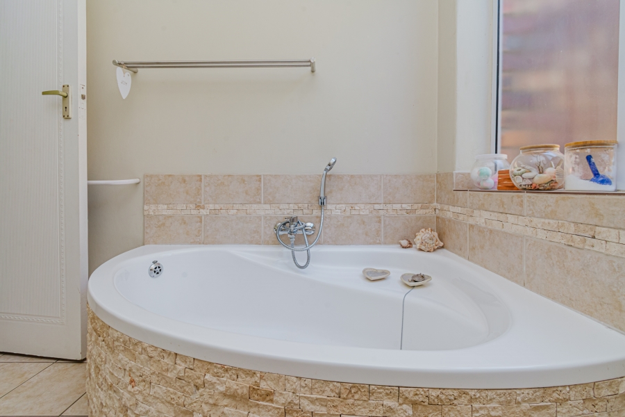 3 Bedroom Property for Sale in Lonehill Gauteng