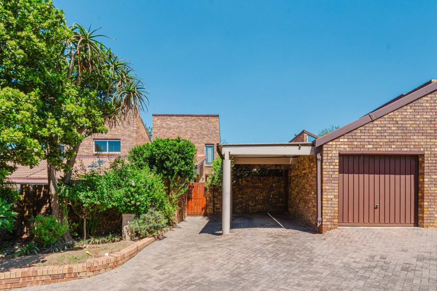 3 Bedroom Property for Sale in Lonehill Gauteng