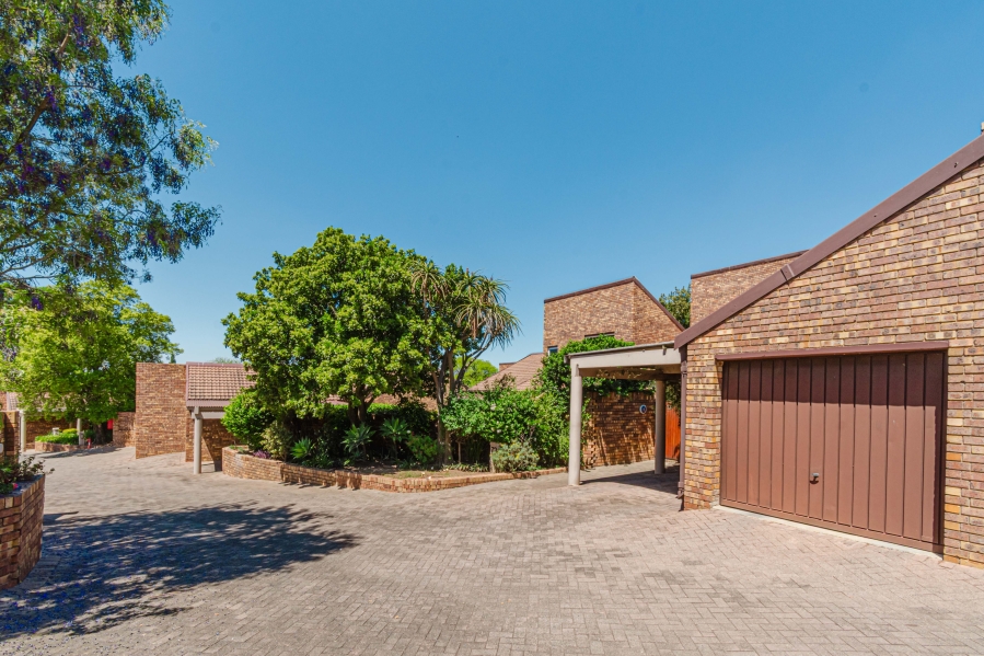 3 Bedroom Property for Sale in Lonehill Gauteng