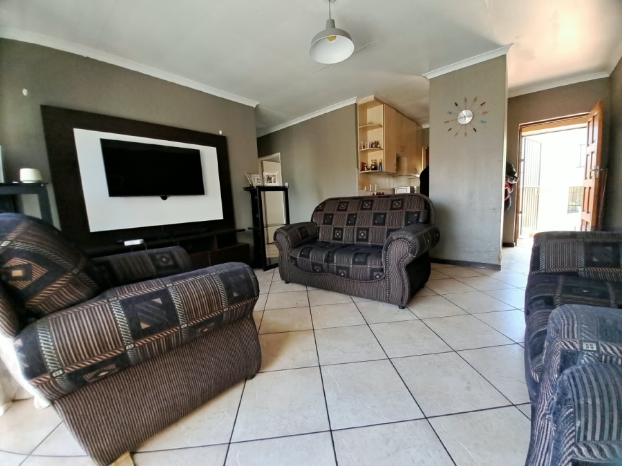 To Let 2 Bedroom Property for Rent in Wilgeheuwel Gauteng