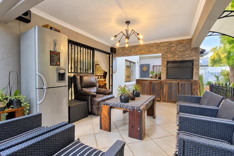 3 Bedroom Property for Sale in Faerie Glen Gauteng