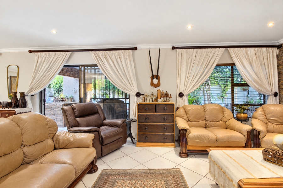 3 Bedroom Property for Sale in Faerie Glen Gauteng