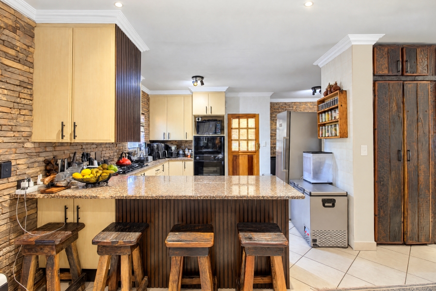 3 Bedroom Property for Sale in Faerie Glen Gauteng