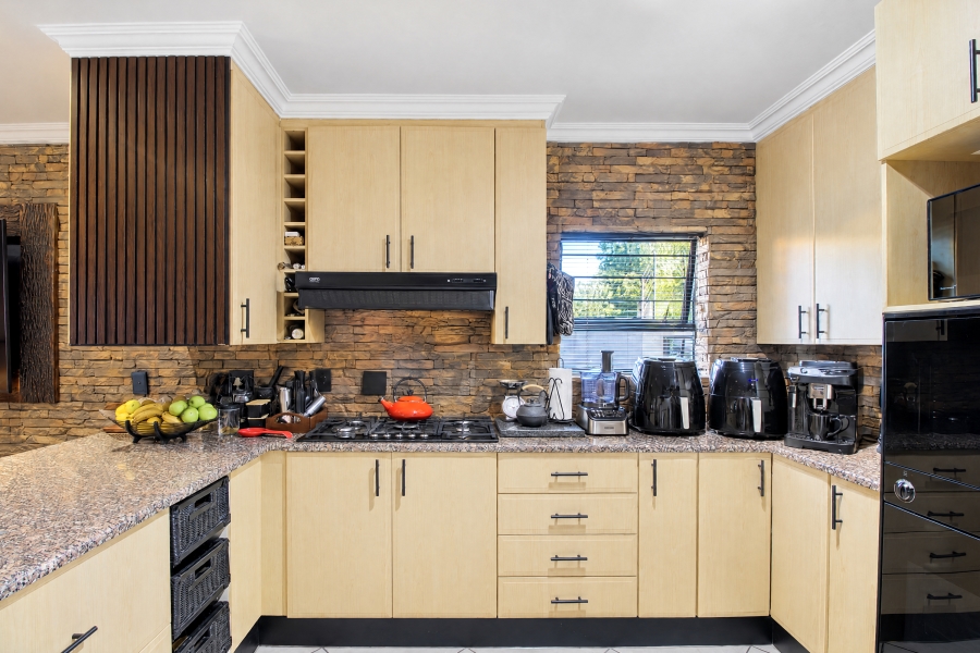 3 Bedroom Property for Sale in Faerie Glen Gauteng