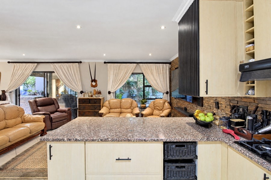 3 Bedroom Property for Sale in Faerie Glen Gauteng