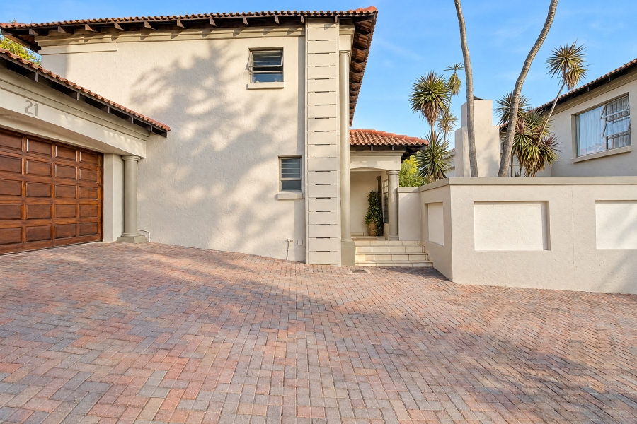3 Bedroom Property for Sale in Faerie Glen Gauteng