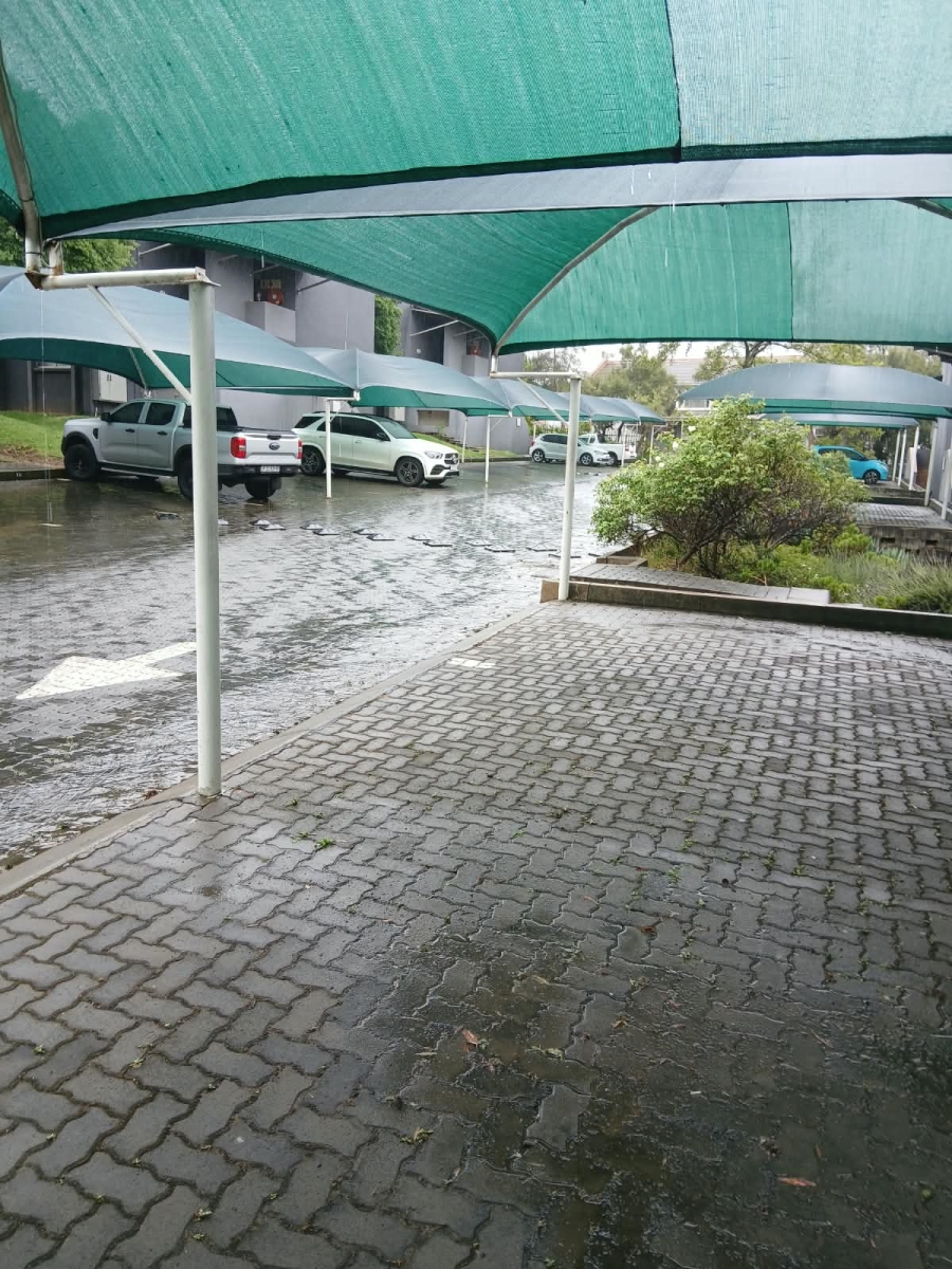 1 Bedroom Property for Sale in Glen Austin Gauteng