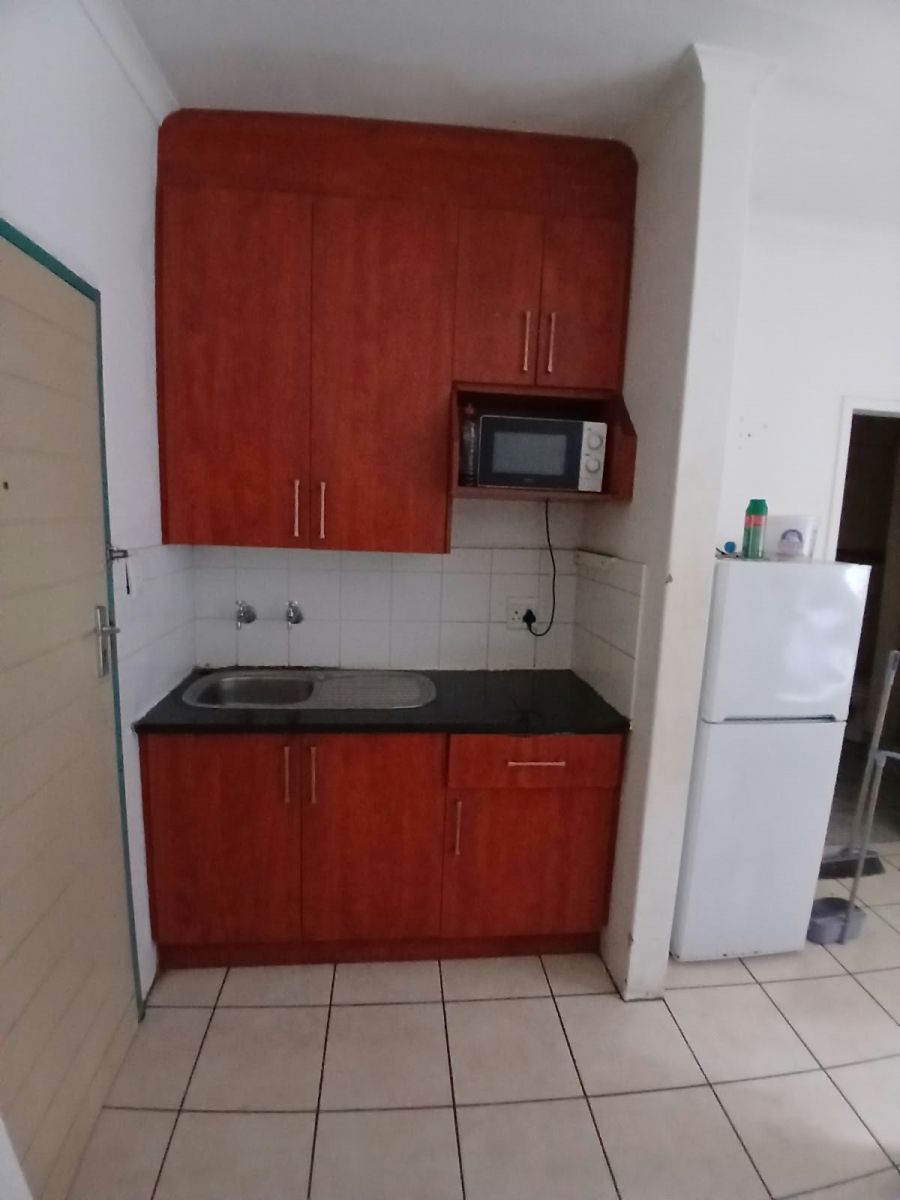 1 Bedroom Property for Sale in Glen Austin Gauteng