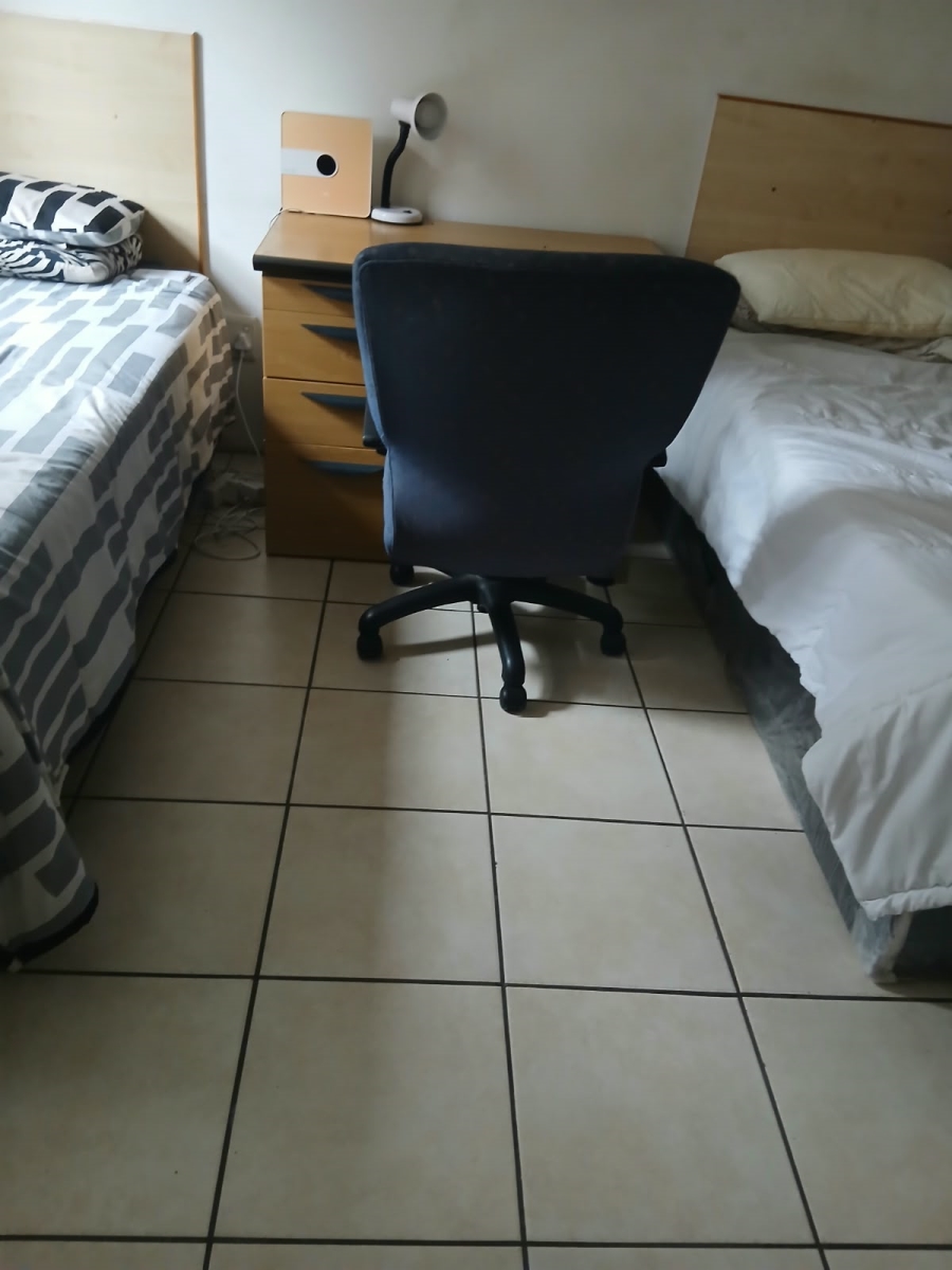 1 Bedroom Property for Sale in Glen Austin Gauteng