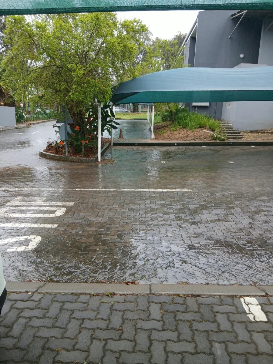 1 Bedroom Property for Sale in Glen Austin Gauteng